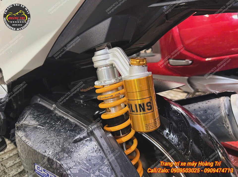 Phuộc Ohlins HO241 chính hãng nổi bật với bình dầu vàng, tạo điểm nhấn cho Vario 160