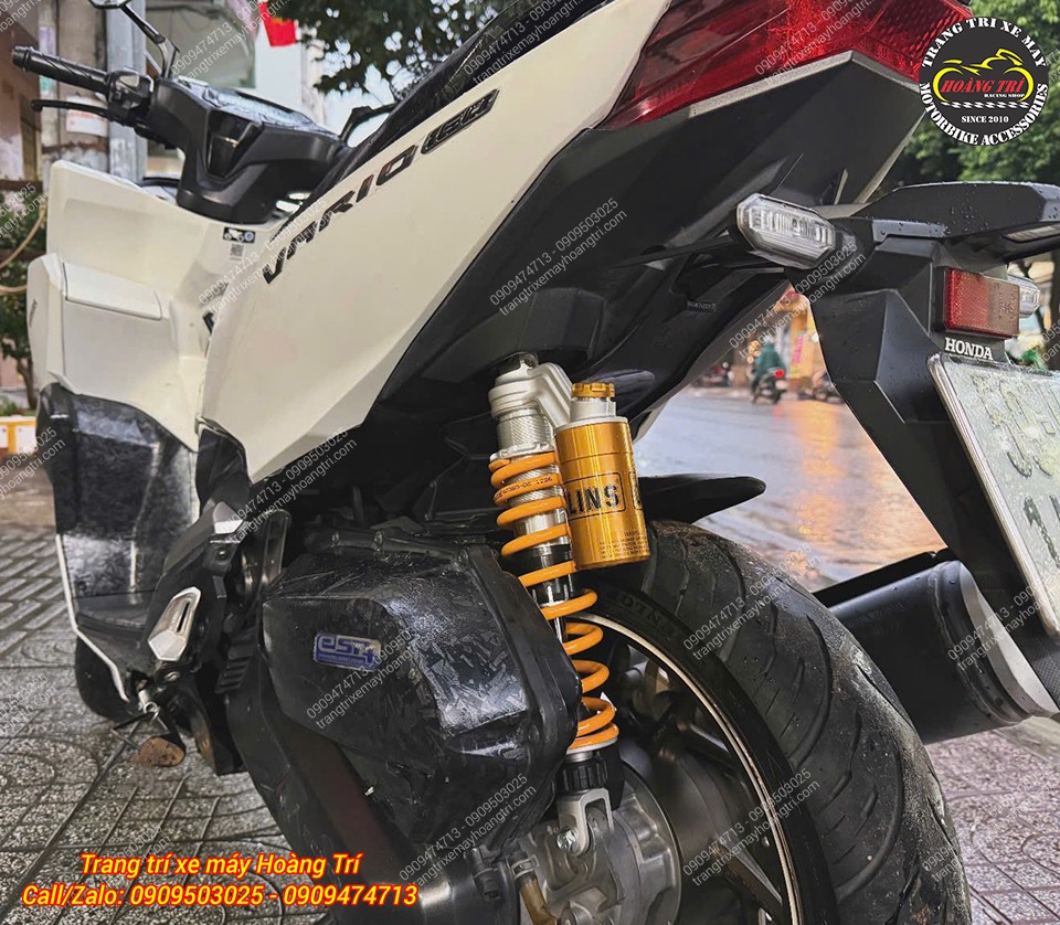 Phuộc Ohlins HO241 hoàn thiện trên Vario 160, giúp khu vực bánh sau thêm thể thao, bắt mắt