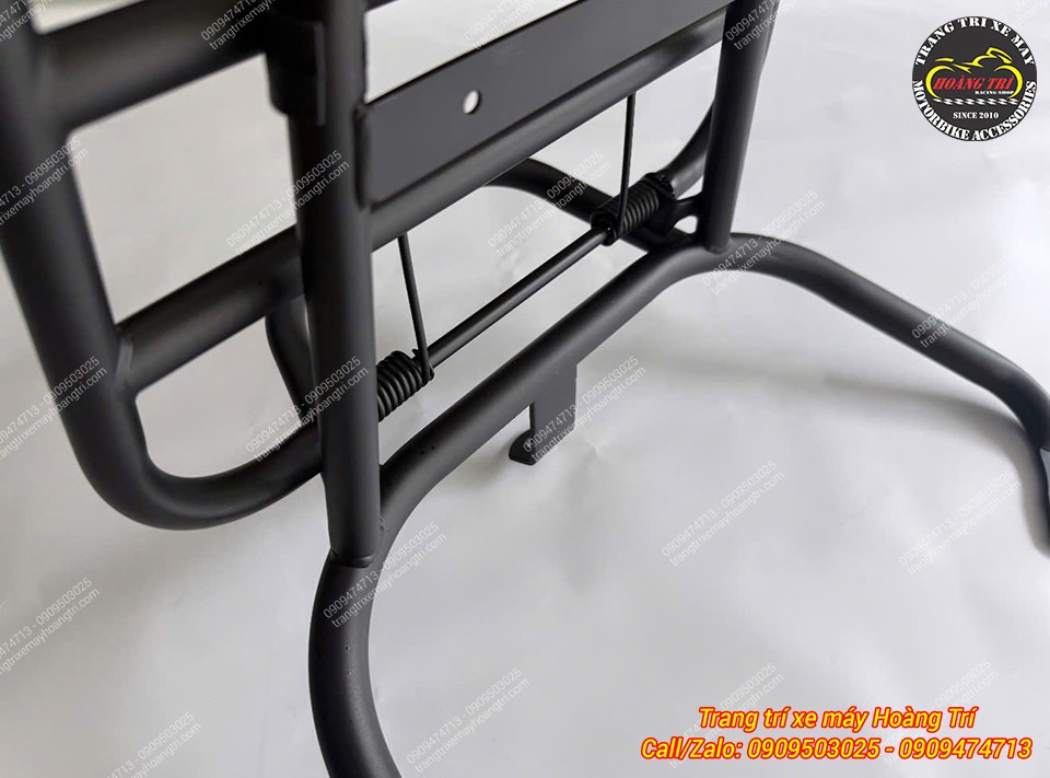 Điểm bắt ốc phía sau kết hợp cơ cấu lò xo gập mở tại phần tựa lưng