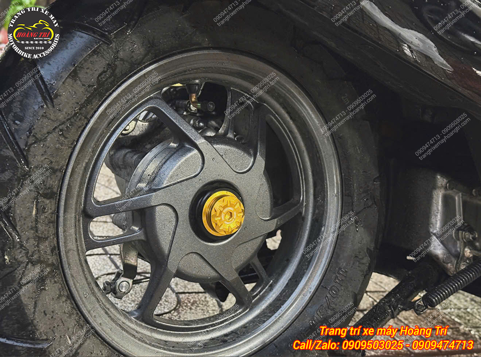 Chụp cốt bánh sau Honda UC3 CNC vàng nổi bật, tạo điểm nhấn ấn tượng cho mâm xe