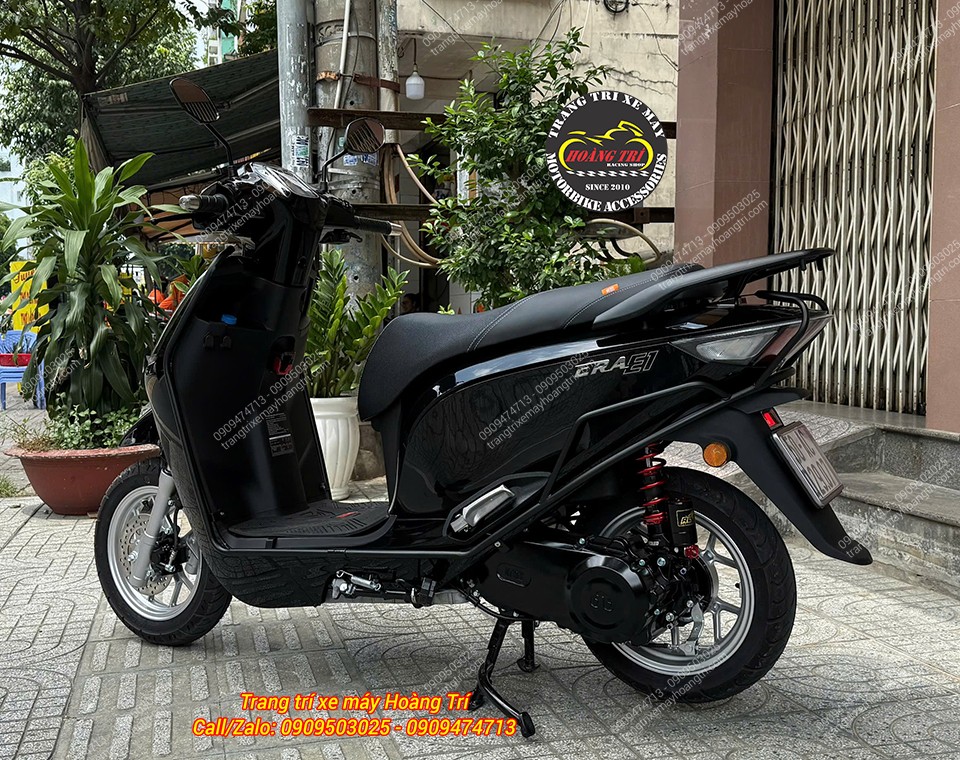 Toàn cảnh bên trái Dat Bike Era sau nâng cấp, nổi bật phuộc đỏ và khung bảo vệ