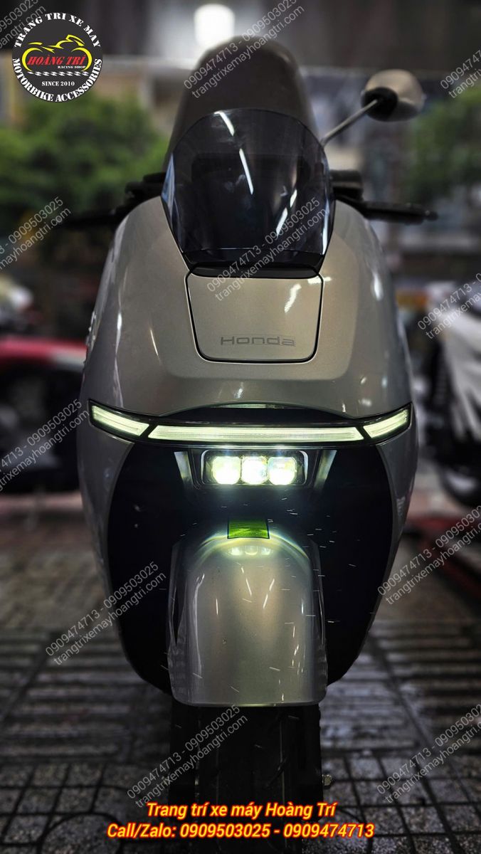 Góc trực diện cho thấy Kenzo X3 Pro bố trí cân đối, hài hòa với thiết kế Honda UC3