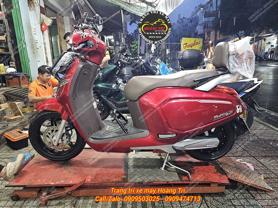 Nhìn bên hông, Klara S giữ nét cổ điển nhưng được bổ sung nhiều chi tiết tiện dụng