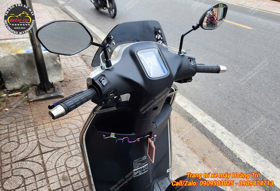 Bao tay Daytona chính hãng kết hợp gù tay lái inox, nâng cấp khu vực ghi đông DatBike ERA