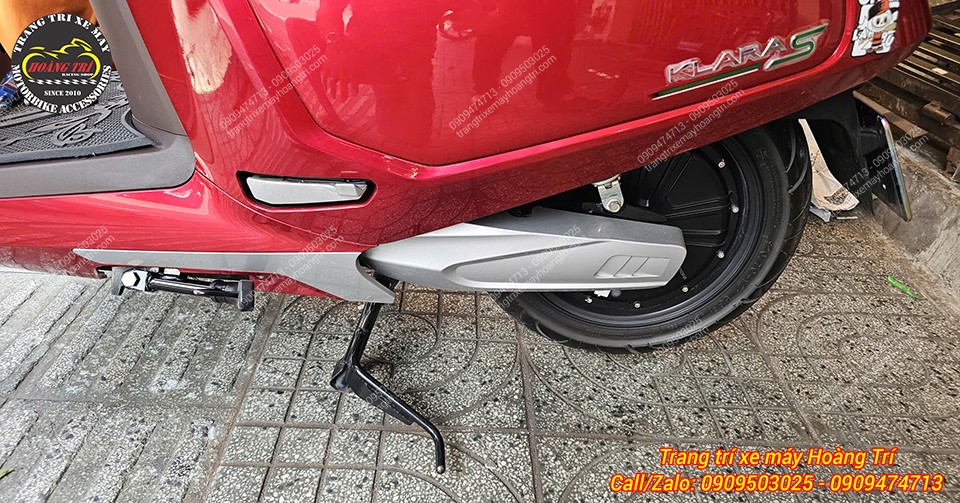 Góc bên hông Klara S màu đỏ trước nâng cấp, chưa trang bị thêm các phụ kiện mới