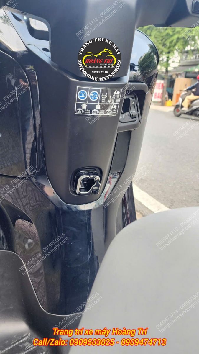Tổng thể vị trí móc nhôm ERC trên Honda UC3 gọn gàng, hài hòa cùng khu vực phía trước