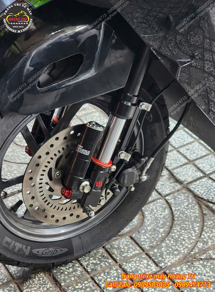 Phuộc Kingham Upside Down hoàn thiện trên Honda UC3, kết hợp bình dầu tạo vẻ thể thao