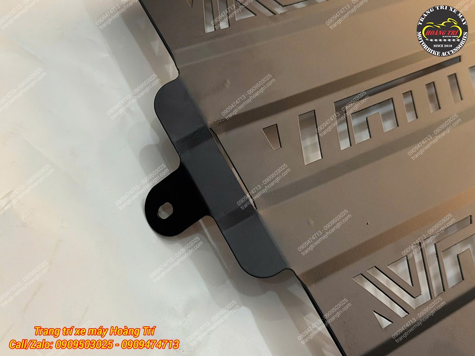 Chi tiết pát bắt ốc trên tấm nhôm được bố trí sẵn, thuận tiện lắp vào Dat Bike Era
