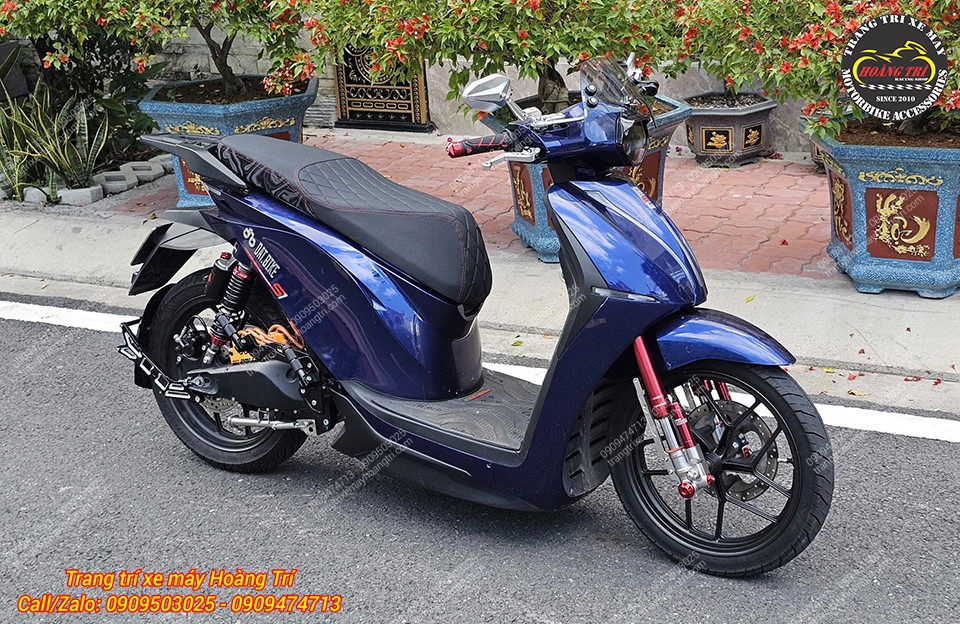Toàn cảnh Dat Bike Quantum với yên độ caro, kết hợp hài hòa cùng dàn chân phong cách