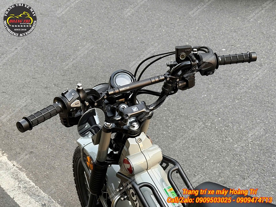 Tay lái CT 125 sau khi lắp Street-5010 mang phong cách tối giản nhưng vẫn đầy cá tính