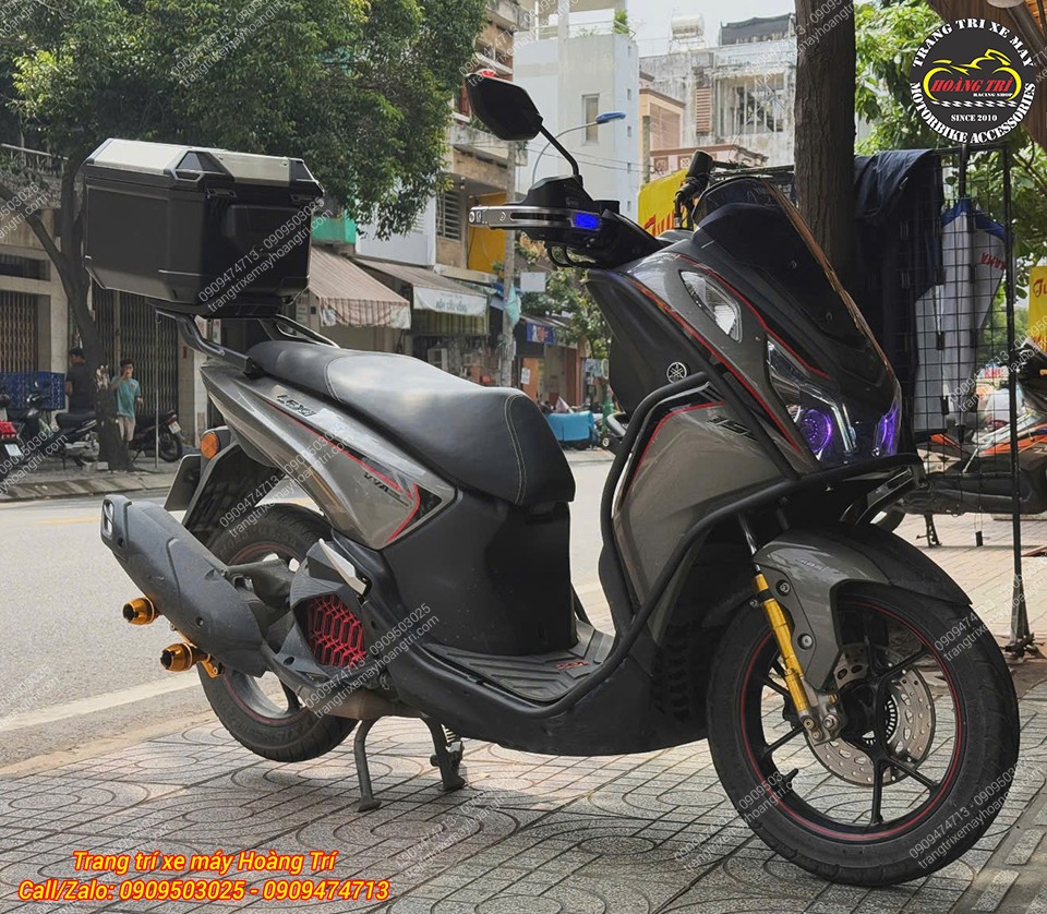 Chủ xe lắp thêm thùng sau cho Lexi 155, kết hợp cùng bộ khung chống đổ HTR