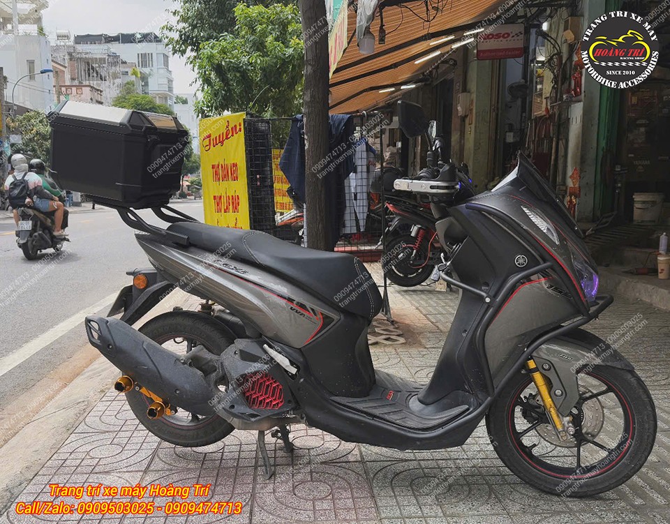 Yamaha Lexi 155 nhìn ngang thêm thể thao sau khi hoàn thiện lắp đặt khung bảo vệ HTR