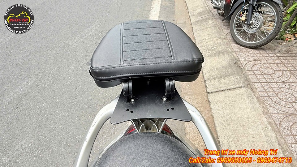 Khi gập xuống, tựa lưng Liberty tạo mặt đệm nằm ngang, giúp khu vực đuôi xe gọn gàng