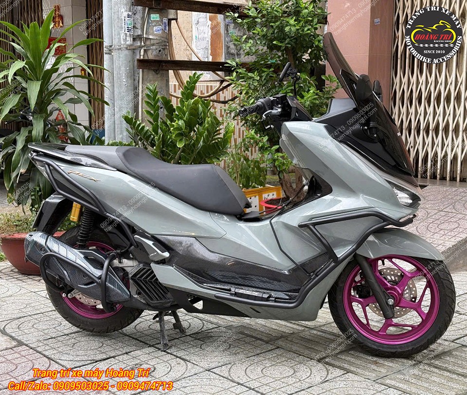 PCX 160 xám sau nâng cấp phụ kiện, khoe diện mạo mới tại Hoàng Trí Shop