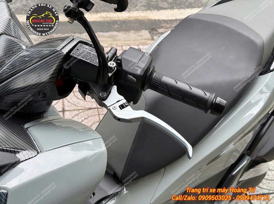 Tay thắng Racing Boy hỗ trợ thao tác điều khiển và kiểm soát giảm tốc tốt hơn