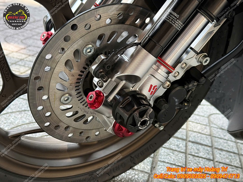 Núm tăng chỉnh màu đỏ nổi bật, thuận tiện thao tác điều chỉnh theo nhu cầu sử dụng