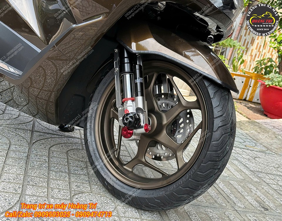 Dàn chân PCX 160 thêm nổi bật với phuộc USD Kingham, mang vẻ thể thao và cứng cáp