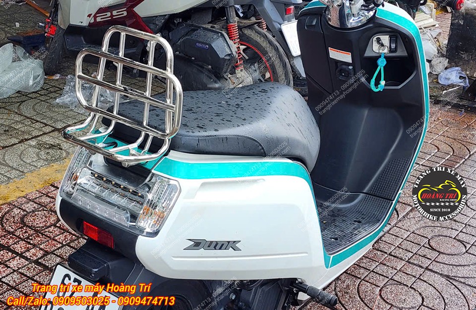 Honda Dunk trắng xanh trang bị baga inox, tăng tiện dụng mà vẫn giữ kiểu dáng gọn gàng