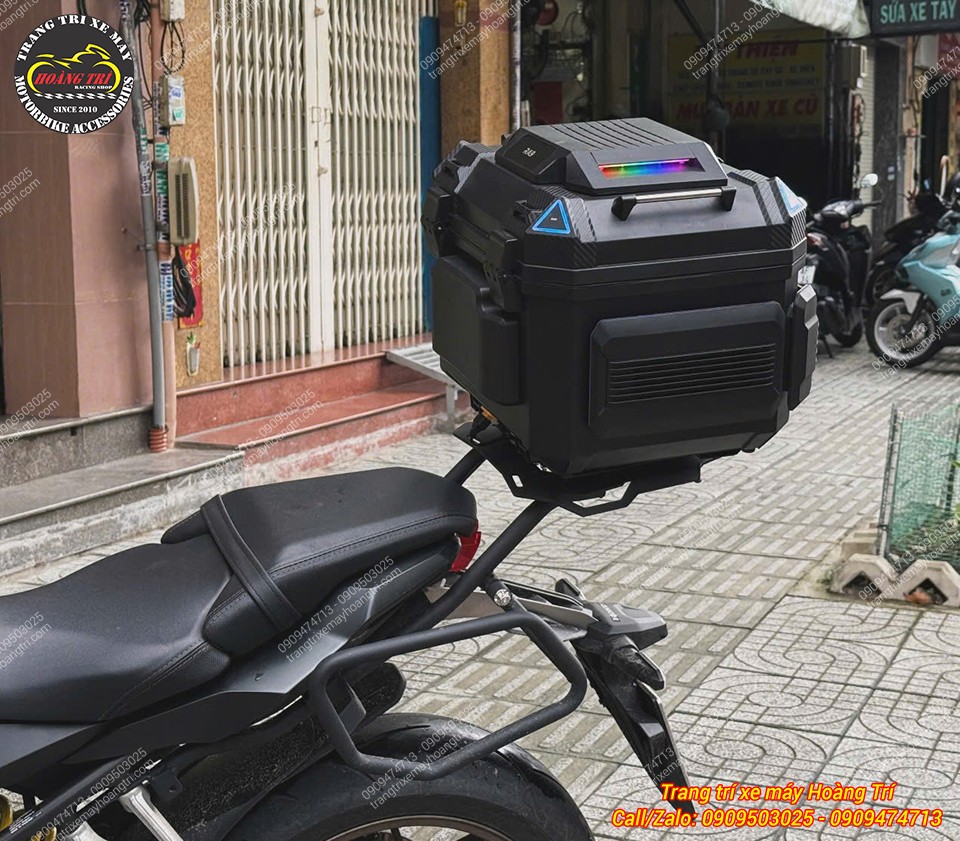 Góc nhìn ngang cho thấy khung thùng hông đã được trang bị, sẵn sàng cho nâng cấp