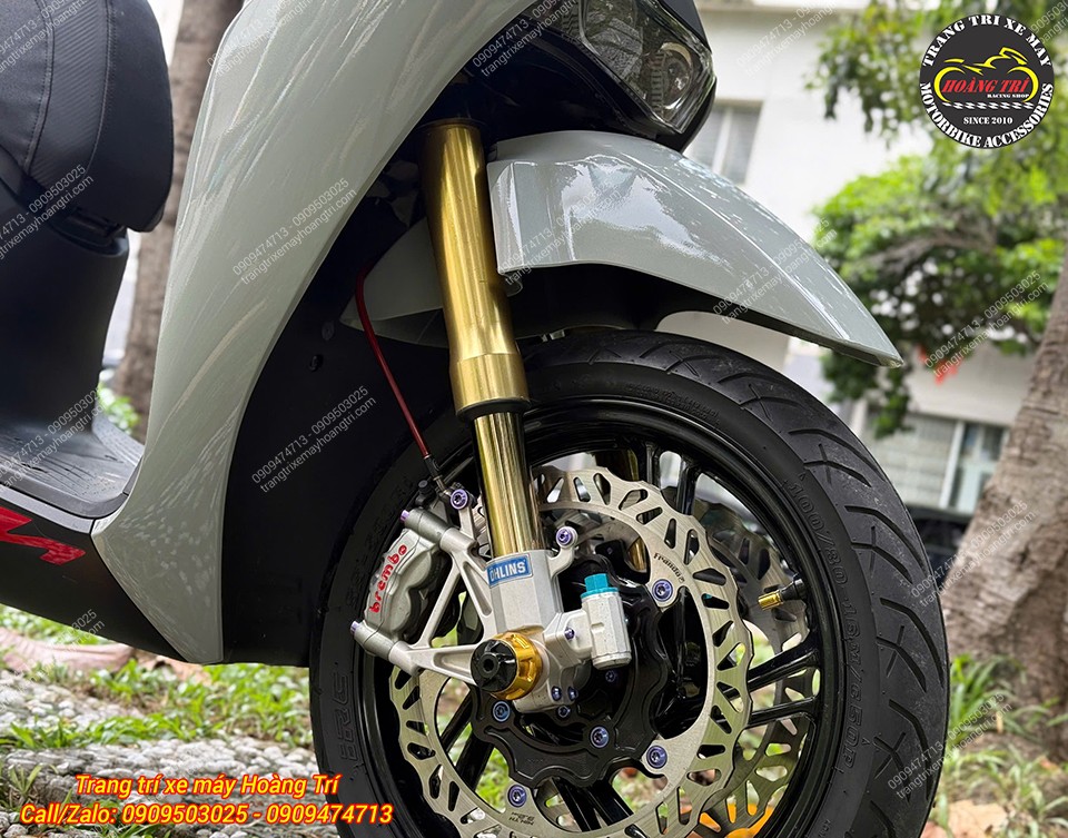 SH 2020 có dàn chân trước cứng cáp hơn khi kết hợp phuộc Upside Down và Brembo
