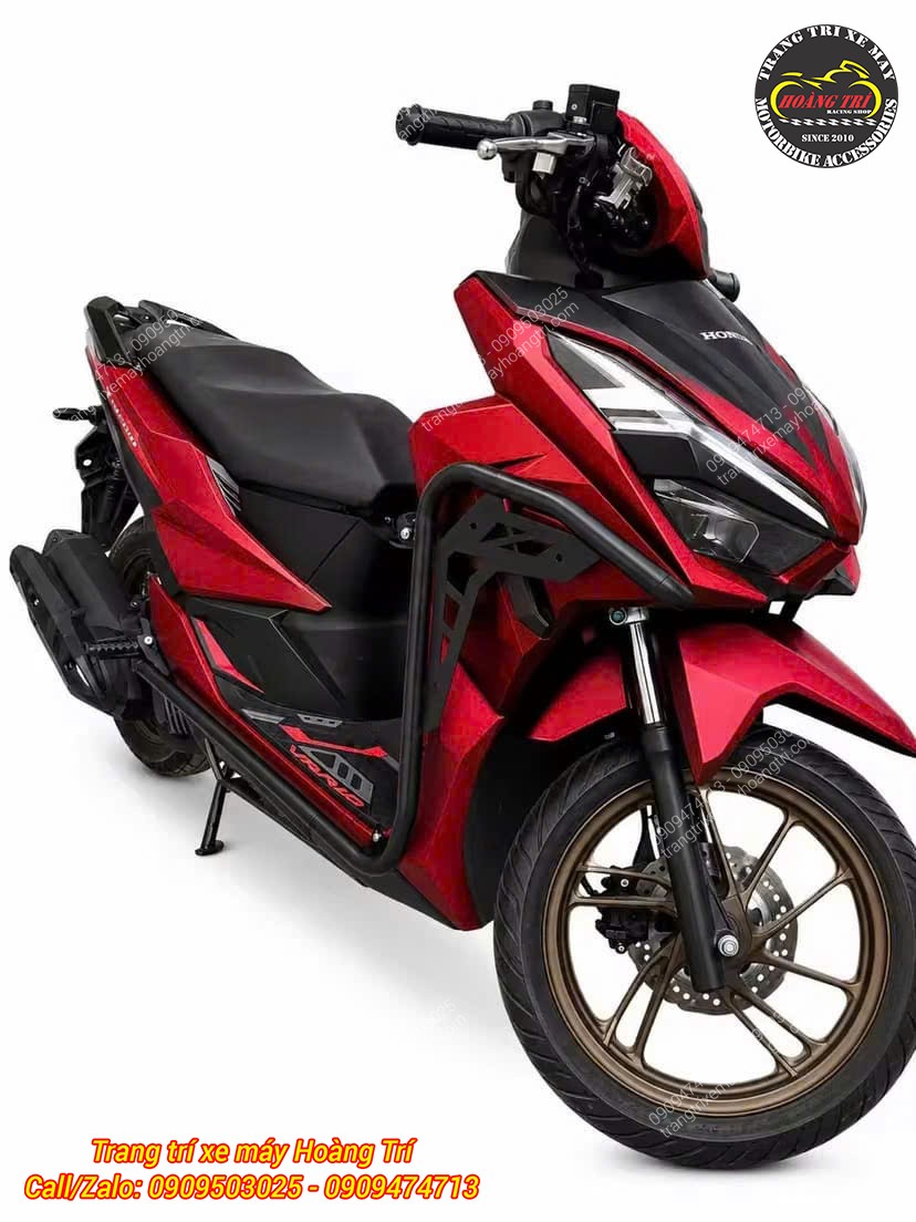 Khung chống đổ lắp trên Vario 125 2026 màu đỏ, mang đến diện mạo thể thao, cứng cáp