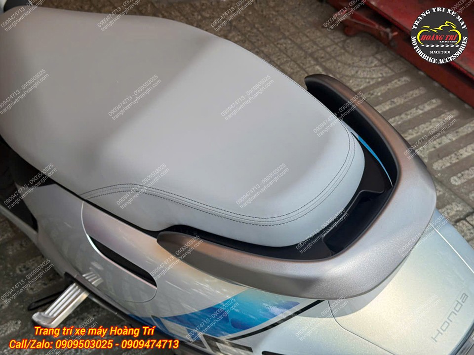 Cận cảnh cản sau zin Honda UC3 thiết kế liền lạc, ôm gọn hai bên phần đuôi xe