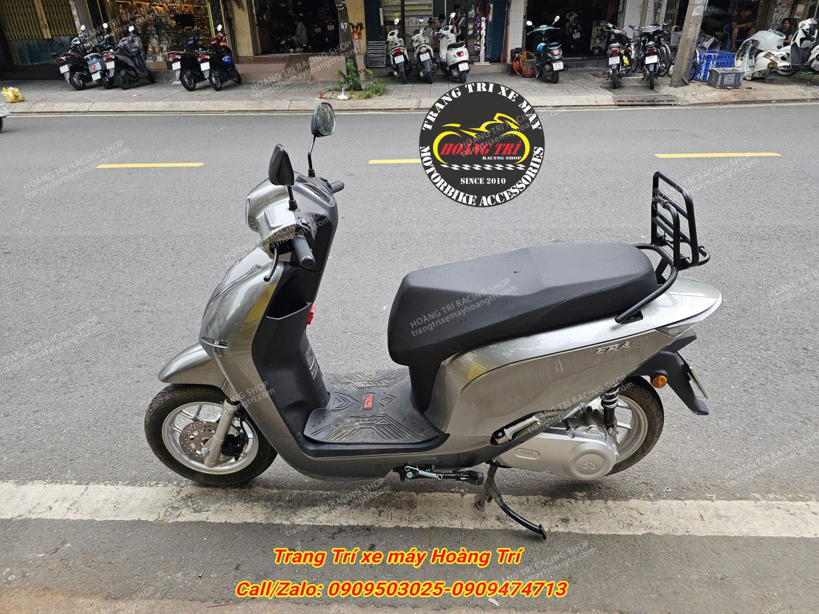 View trực diện bên hông xe ERA sau khi lắp baga tựa lưng