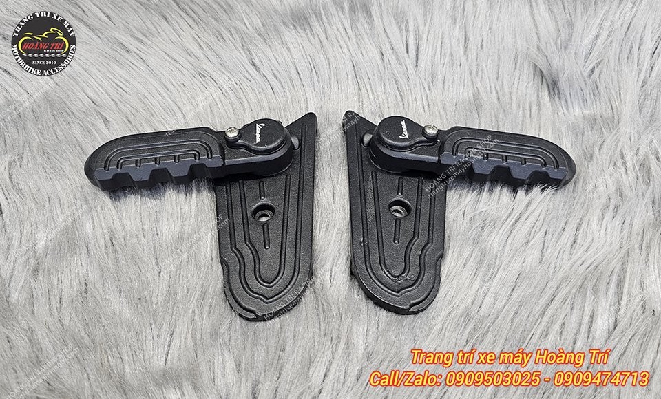 Bộ đôi gác chân kiểu Vespa đã sẵn sàng lắp đặt lên chiếc xe Yadea Devotion