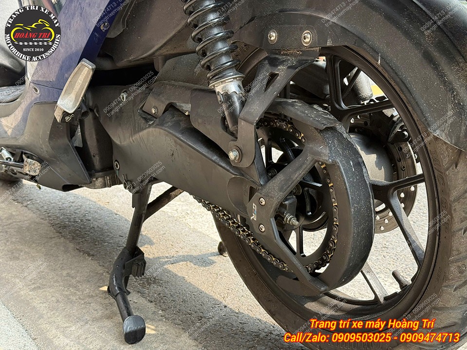 Bánh sau Datbike Quantum sau khi thay nhông sên dĩa mới, kết hợp thêm bộ che sên