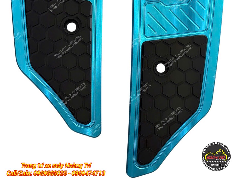 Phần dưới thảm H2C Honda UC3 được gia công tỉ mỉ, kết hợp họa tiết chống trượt chắc chắn
