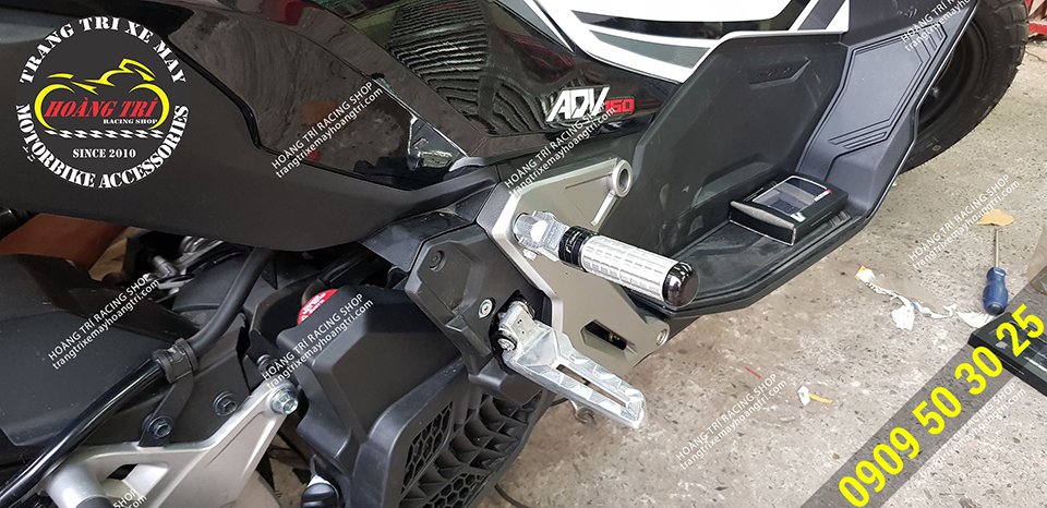 Now your ADV has 2 rear footrests
