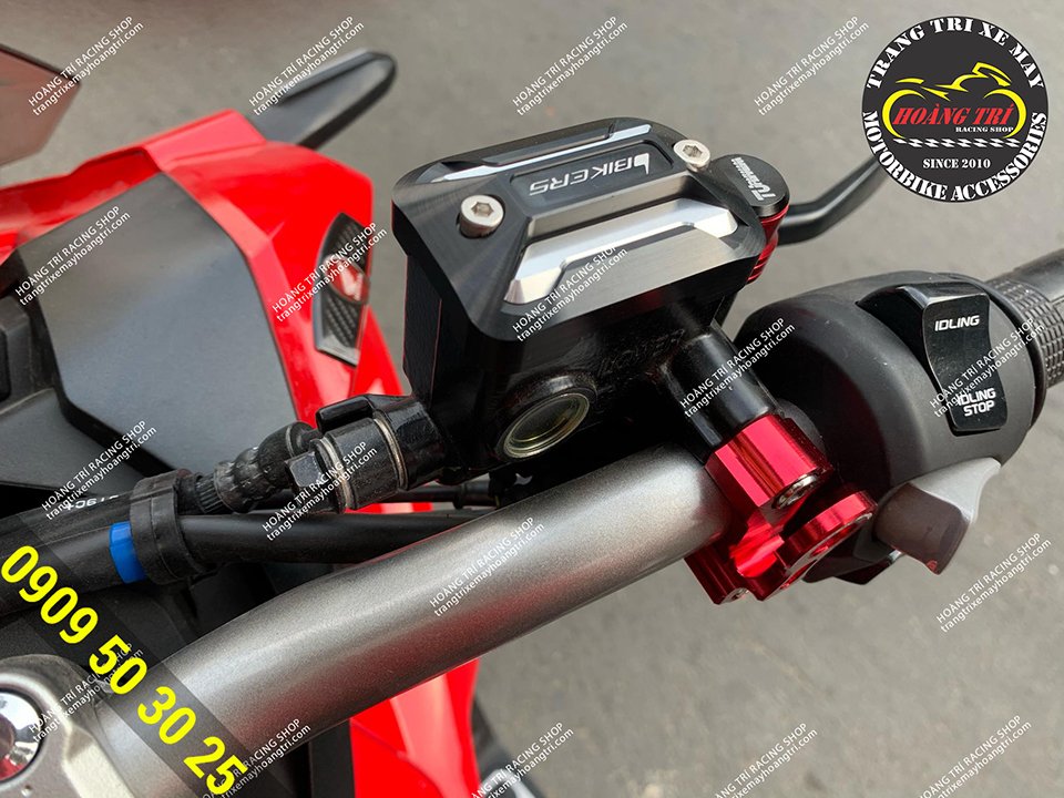 Biker oil cap is also equipped for pet drivers