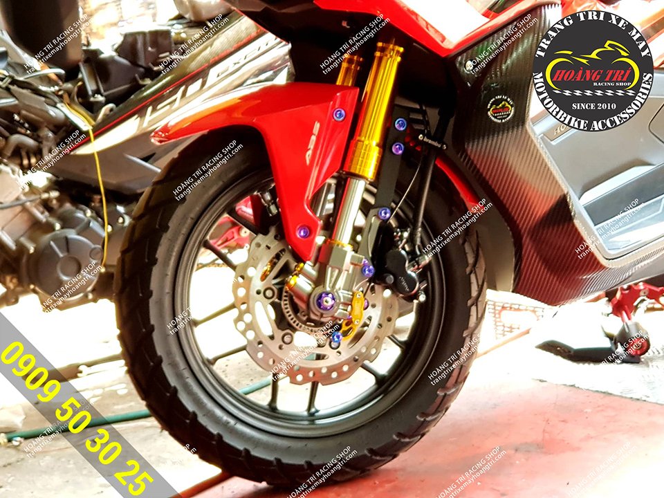 ADV 150 upside down fork has been installed on the car