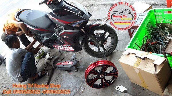 Preparing to install red kuni wheels for Airblade 2016