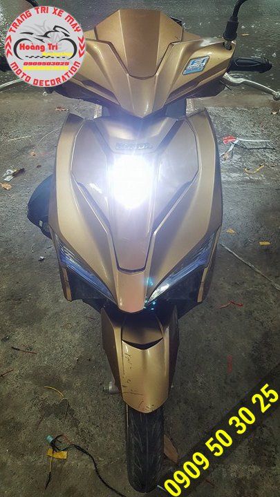 Airblade 2016 mask in yellow copper made with L4 . lights