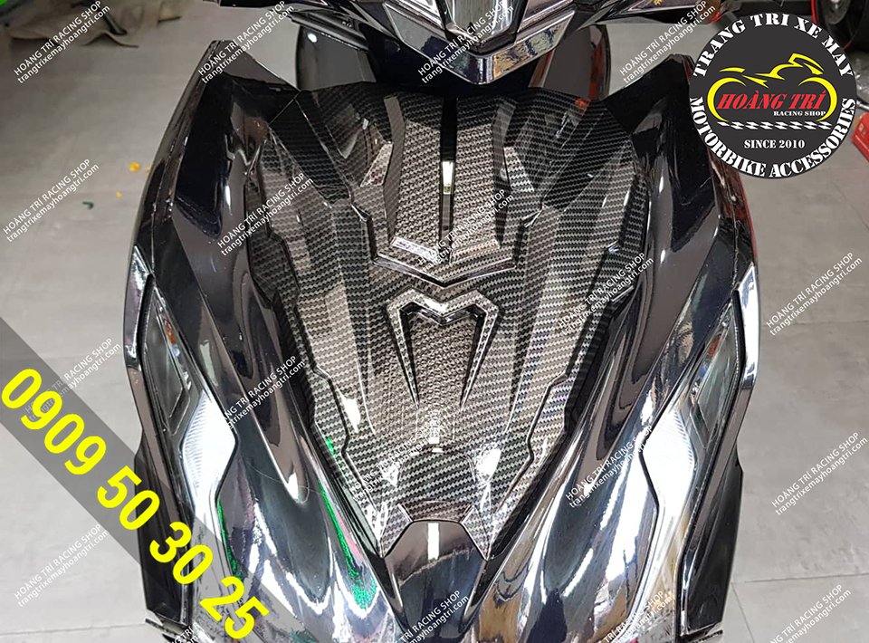 Close-up of 2020 airblade mask cover with carbon paint