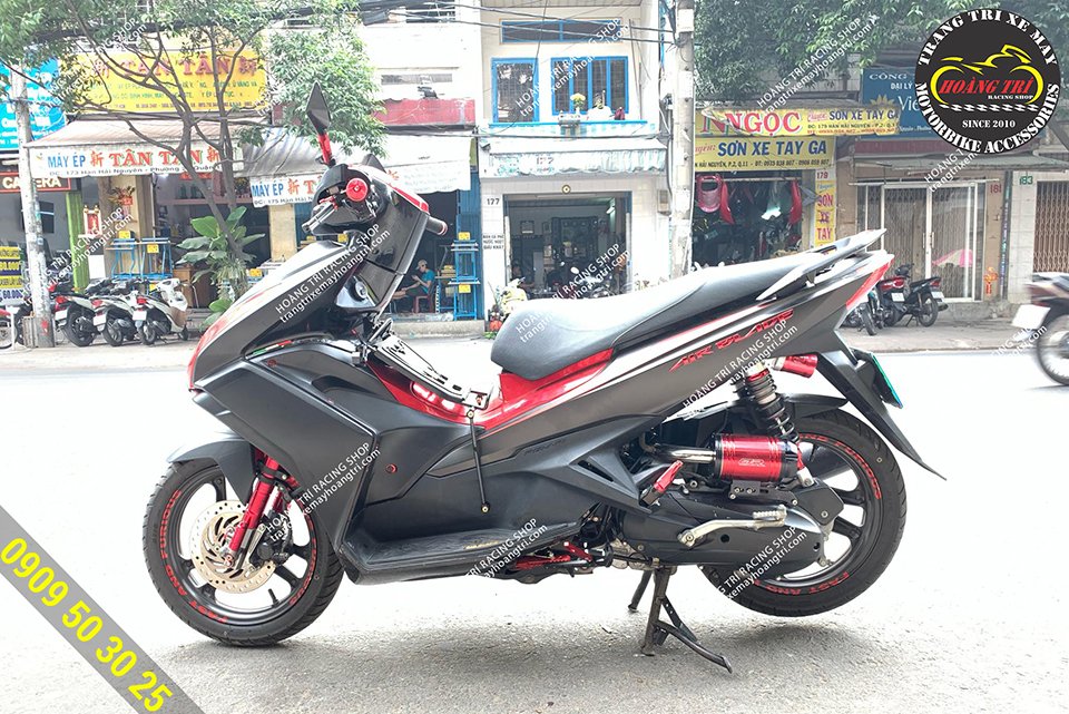 Overview of 2014 Airblade with red GTR cylinder exhaust and other accessories
