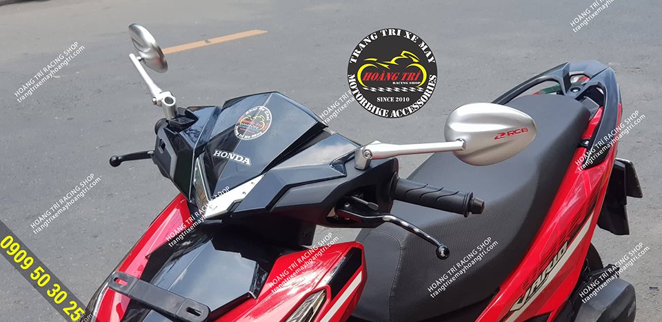 Close-up of Vario 2015 with Silver Racing Boy CNC F1 glasses