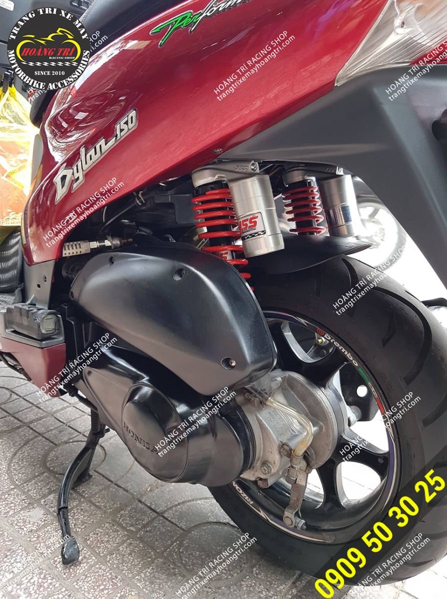 Red Dylan with red YSS fork with beautiful silver oil tank