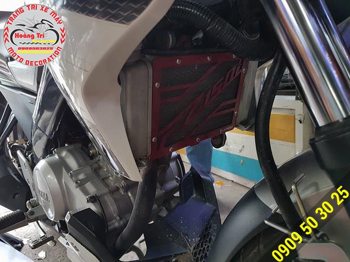Close-up of high-grade aluminum water tank cover for Fz150