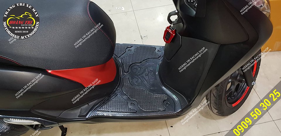 Lead 2018 foot mat with carbon paint