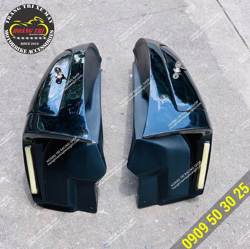 Sidebox PCX 2014 has been painted black