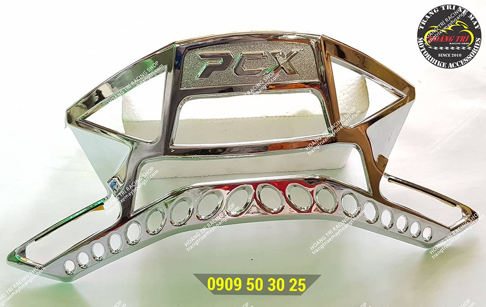 A close-up of the chrome-plated PCX driving light product is the same as the carbon paint, only the color is different