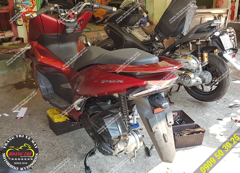 PCX 2018 does not have a number plate to Hoang Tri Racing Shop on a pair of tornado kuni wheels