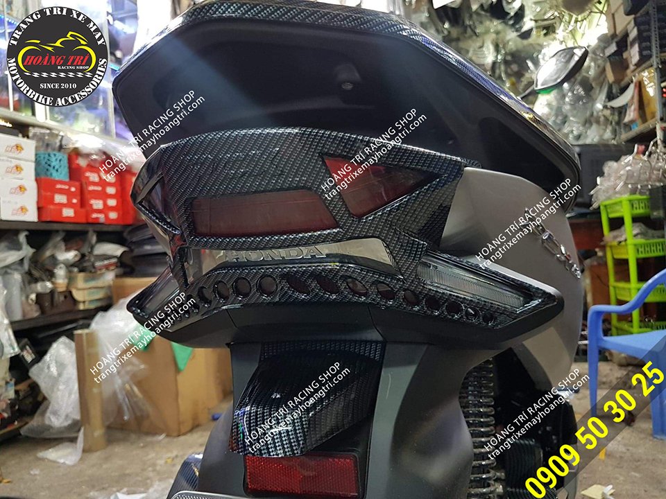 Driving light cover after installing on PCX 2018