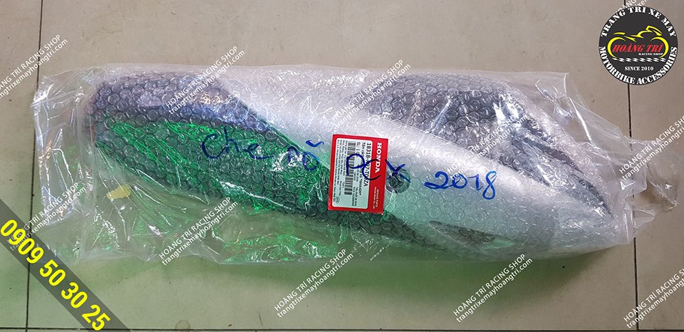The 2018 PCX muffler is well packaged