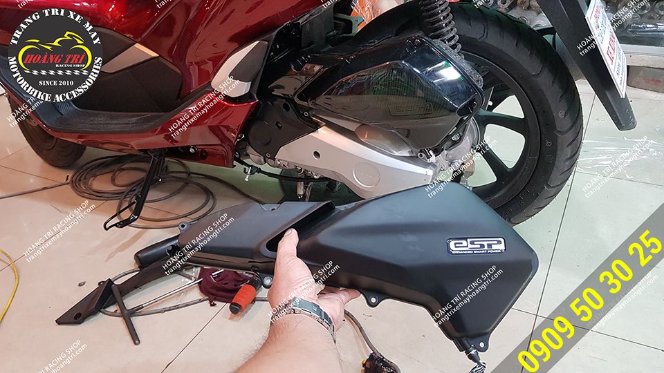 The product has been installed to the vehicle.  On hand, zin PCX 2018