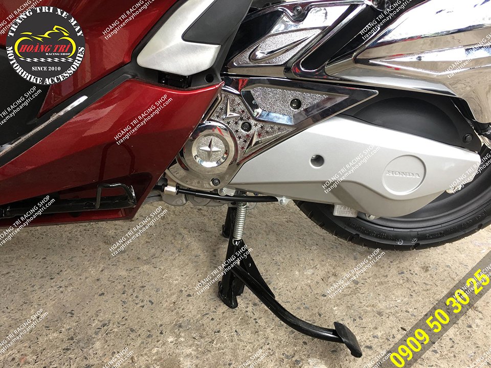More prominent and sparkling when equipped with chrome accessories pcx 2018