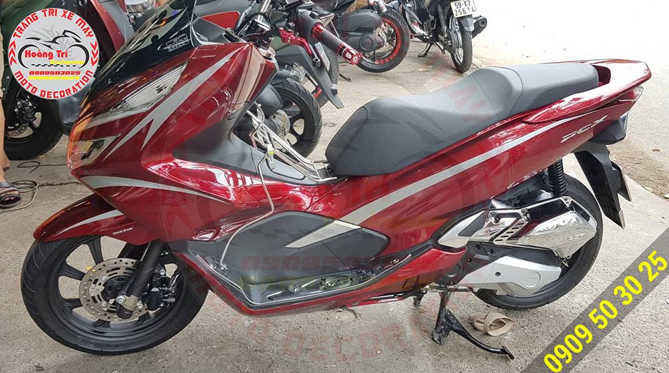 PCX 2018 red on stainless steel footrests