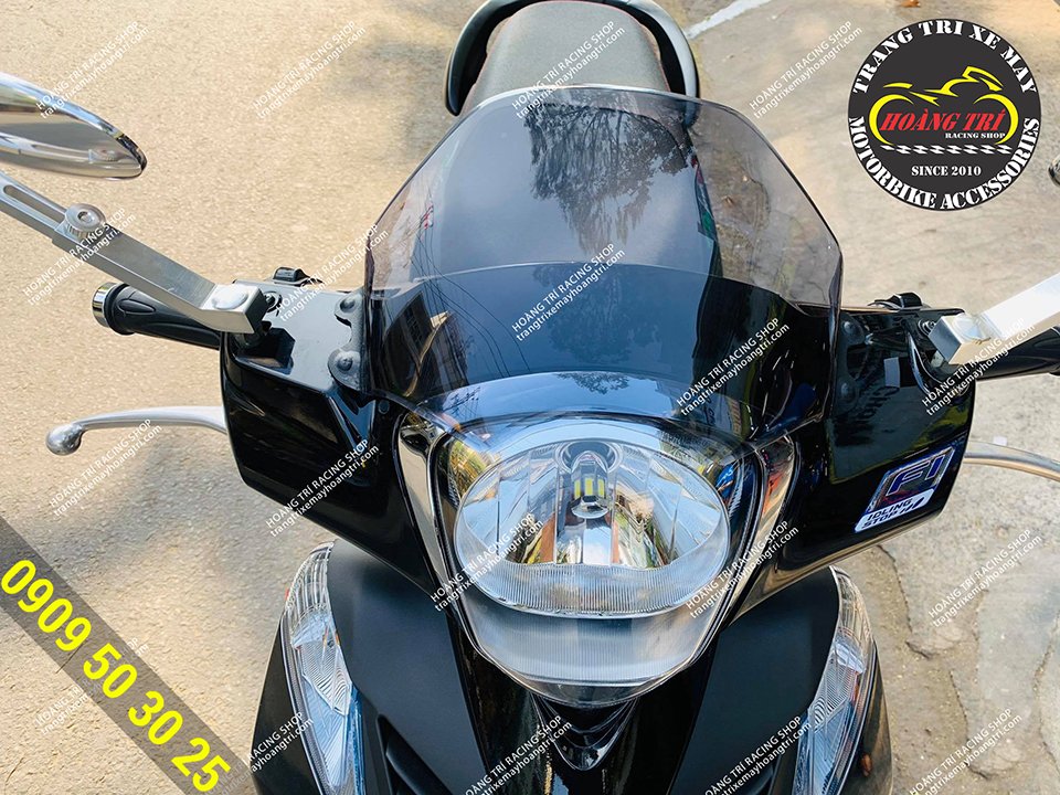 Có nên lắp kính chắn gió cho xe máy xe mô tô hay không